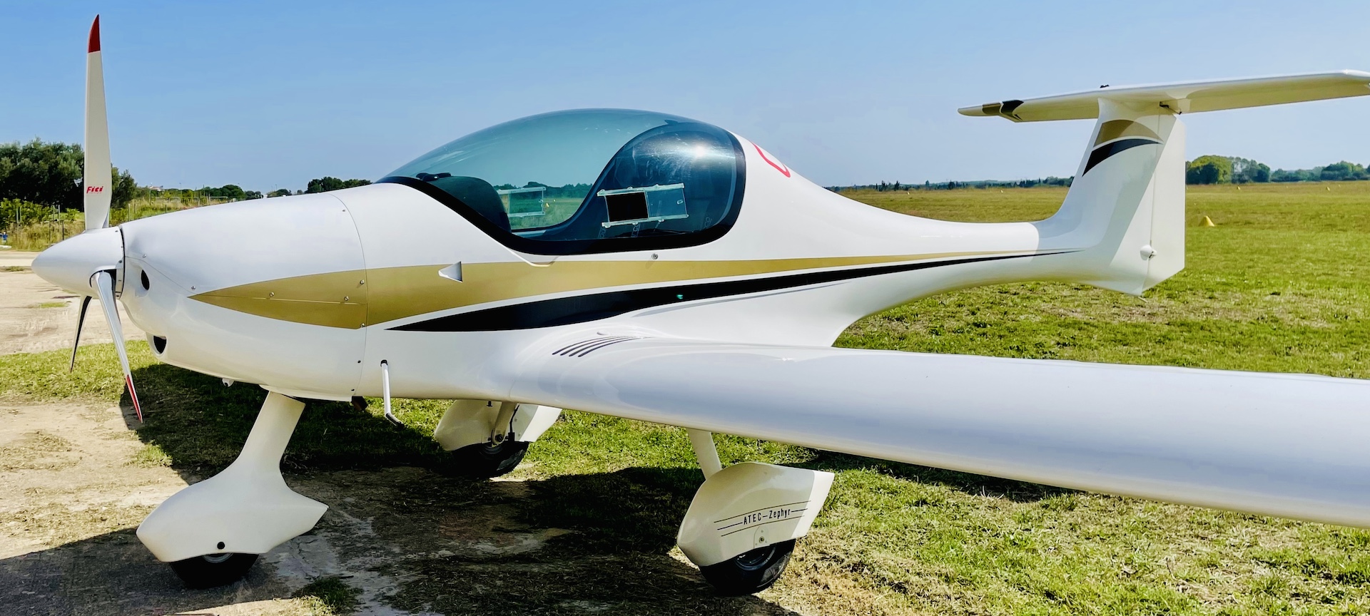 Ultra Léger Motorisé, rotax 100cv à ailes basses
